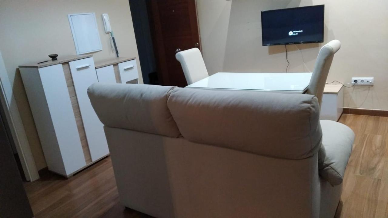 Apto Reformado Lägenhet Baena Exteriör bild